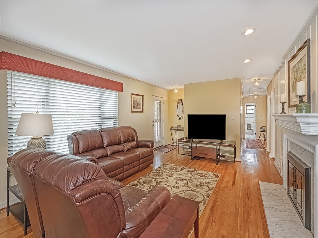 108 Marwood Dr