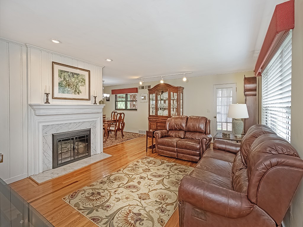 108 Marwood Dr