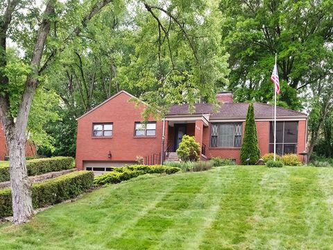 108 Marwood Dr Upper St. Clair PA 15241