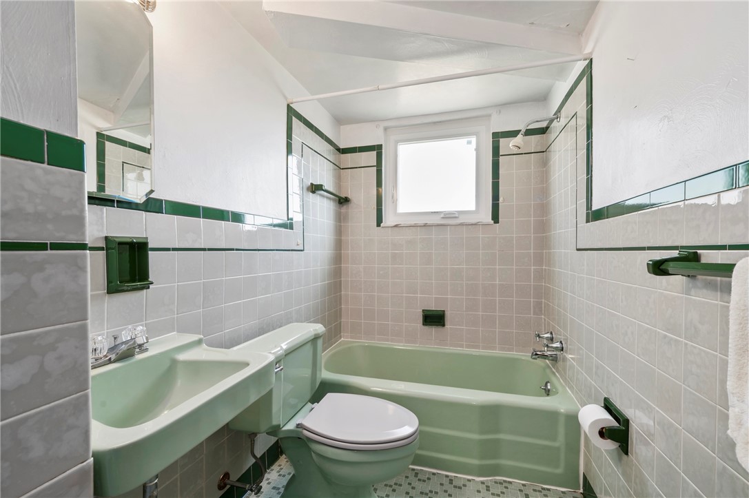 4451 E Lawnview Ave Ave, Whitehall, Pennsylvania image 25