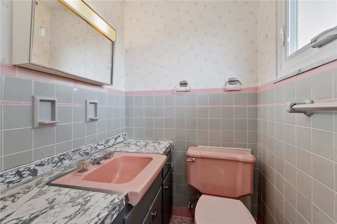 4451 E Lawnview Ave Ave, Whitehall, Pennsylvania image 24