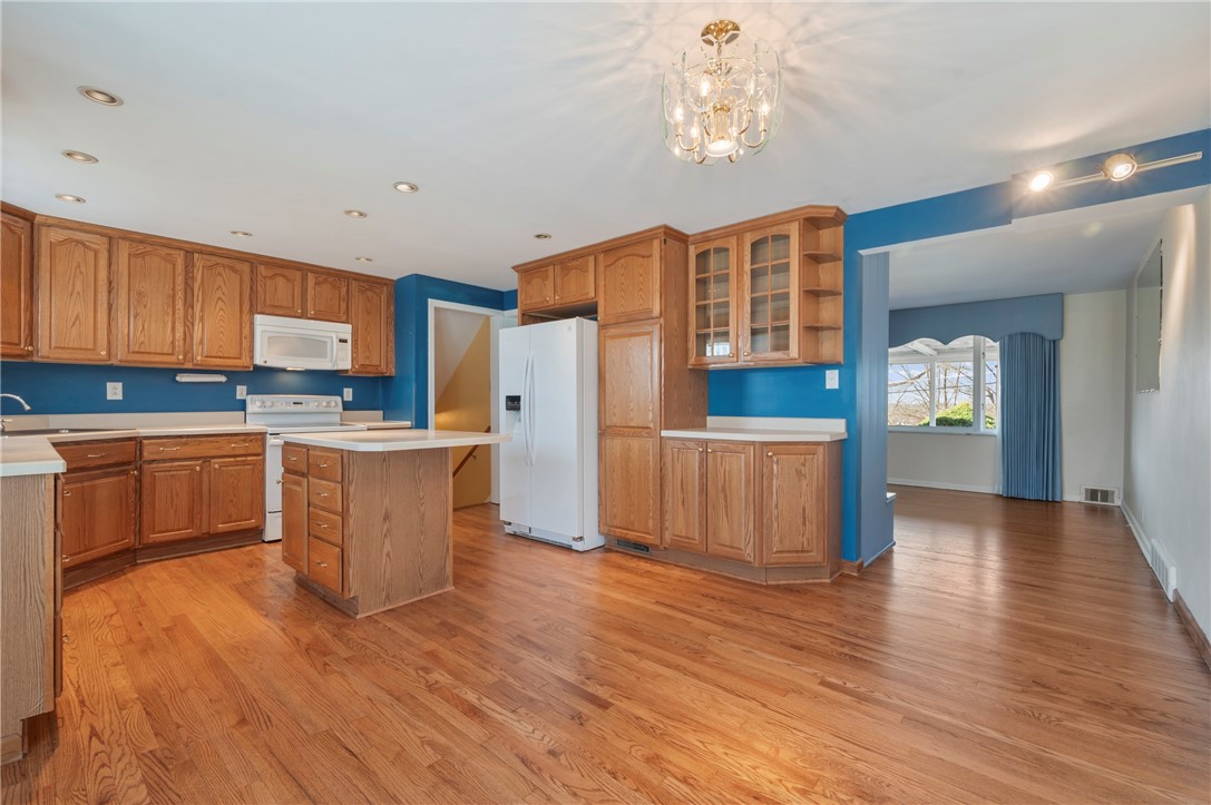 4451 E Lawnview Ave Ave, Whitehall, Pennsylvania image 9