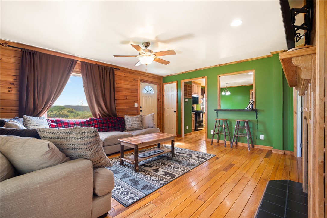 Stonycreek Twp, Pennsylvania 15926, United States, 3 Bedrooms Bedrooms, ,2 BathroomsBathrooms,Residential,Pending,120953