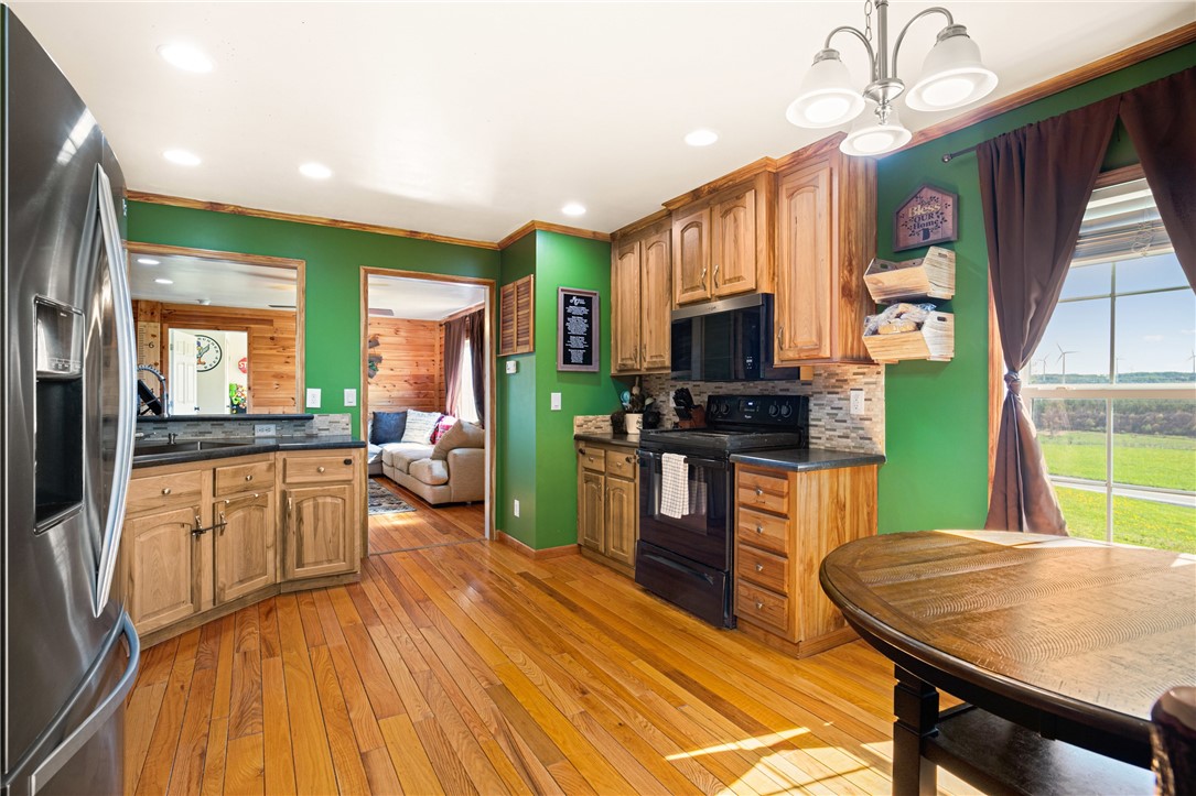 Stonycreek Twp, Pennsylvania 15926, United States, 3 Bedrooms Bedrooms, ,2 BathroomsBathrooms,Residential,Pending,120953