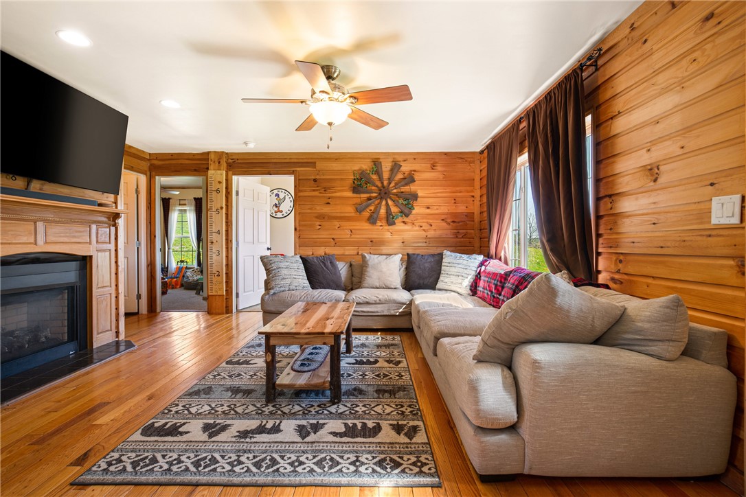 Stonycreek Twp, Pennsylvania 15926, United States, 3 Bedrooms Bedrooms, ,2 BathroomsBathrooms,Residential,Pending,120953