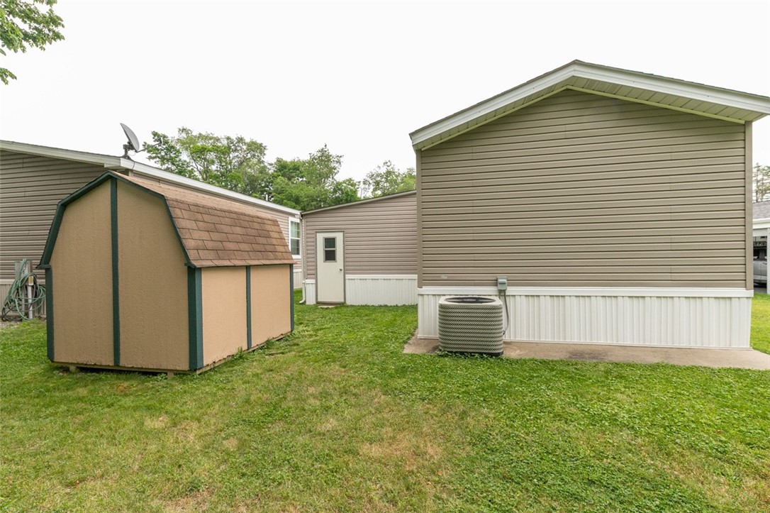 35 Circle Dr