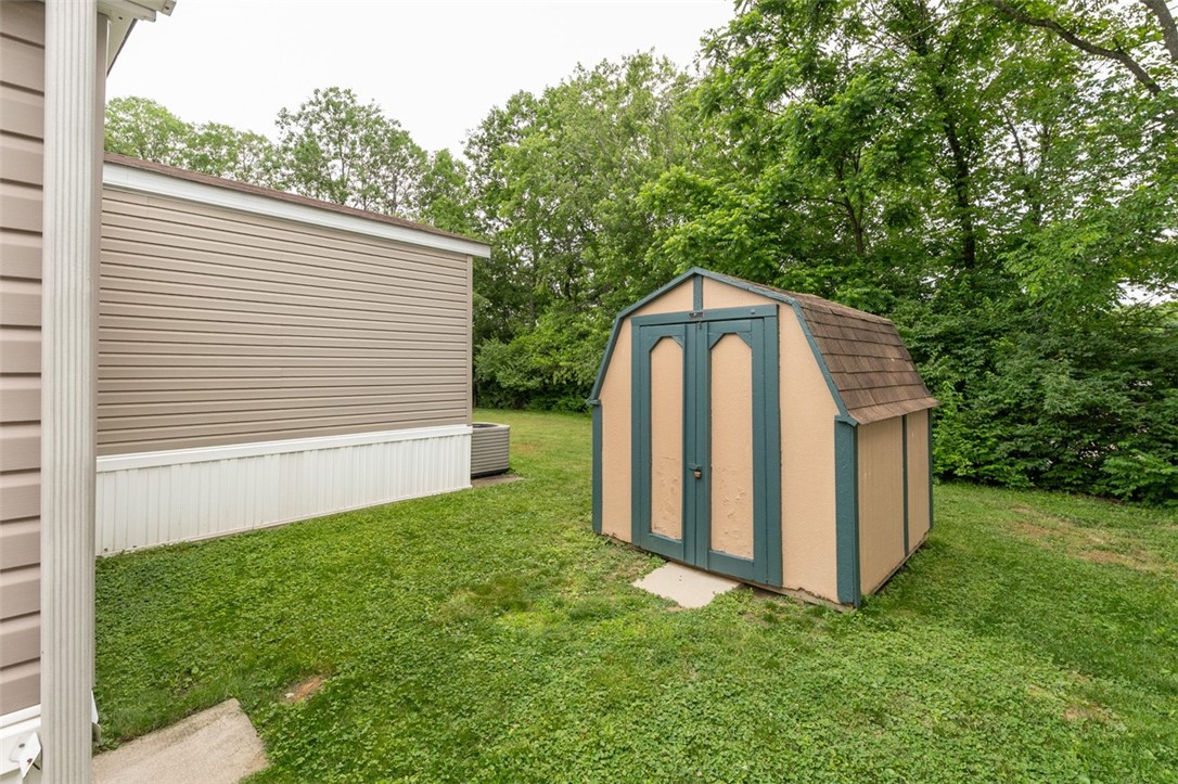 35 Circle Dr