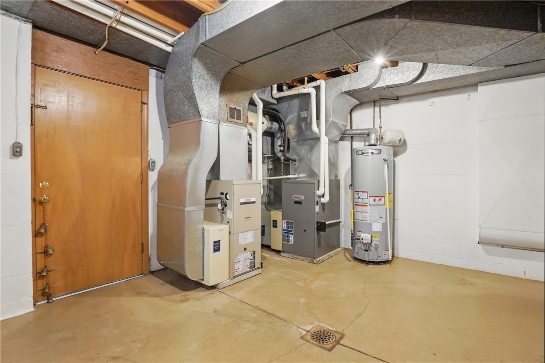 Upper St. Clair, Pennsylvania 15241, United States, 4 Bedrooms Bedrooms, ,3 BathroomsBathrooms,Residential,Active,121976