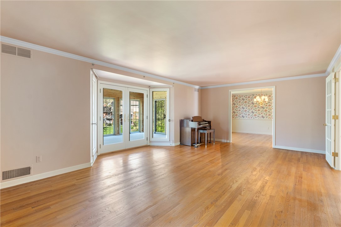 Upper St. Clair, Pennsylvania 15241, United States, 4 Bedrooms Bedrooms, ,3 BathroomsBathrooms,Residential,Active,121976