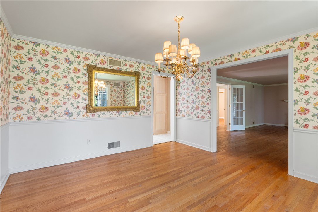 Upper St. Clair, Pennsylvania 15241, United States, 4 Bedrooms Bedrooms, ,3 BathroomsBathrooms,Residential,Active,121976