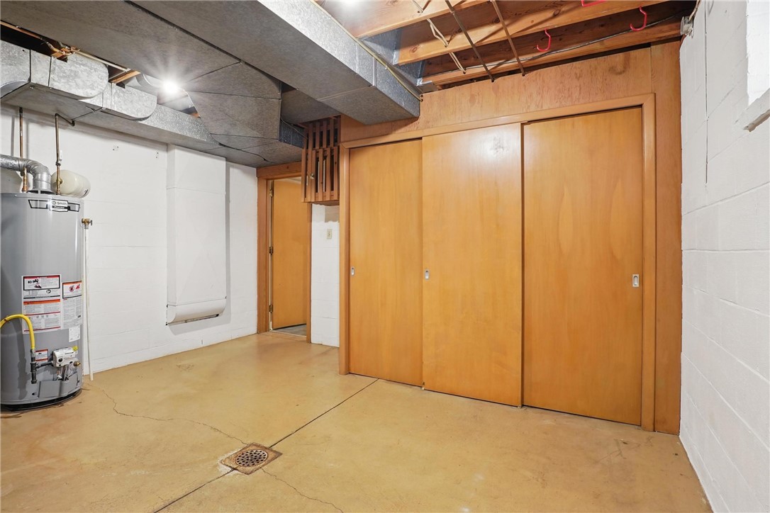 Upper St. Clair, Pennsylvania 15241, United States, 4 Bedrooms Bedrooms, ,3 BathroomsBathrooms,Residential,Active,121976