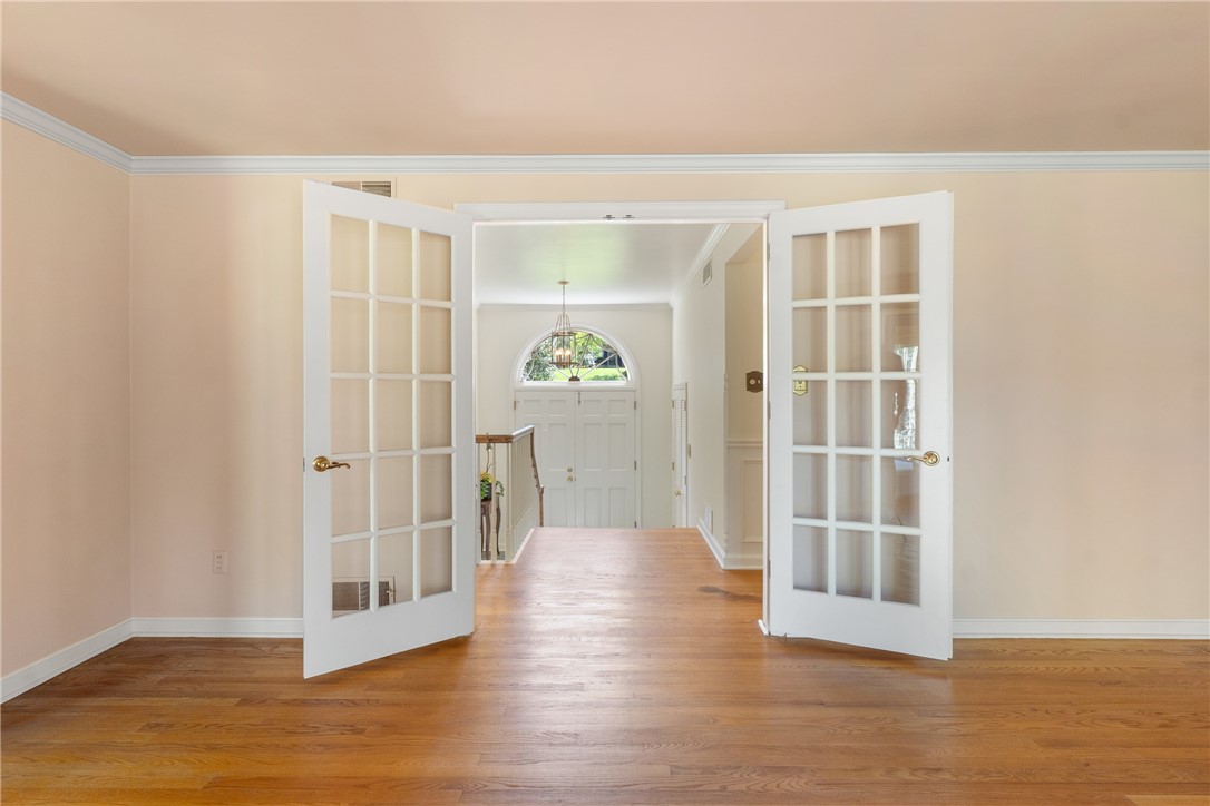 Upper St. Clair, Pennsylvania 15241, United States, 4 Bedrooms Bedrooms, ,3 BathroomsBathrooms,Residential,Active,121976