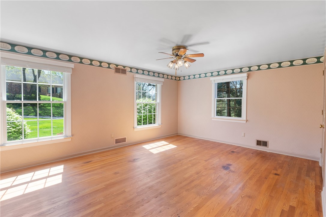 Upper St. Clair, Pennsylvania 15241, United States, 4 Bedrooms Bedrooms, ,3 BathroomsBathrooms,Residential,Active,121976