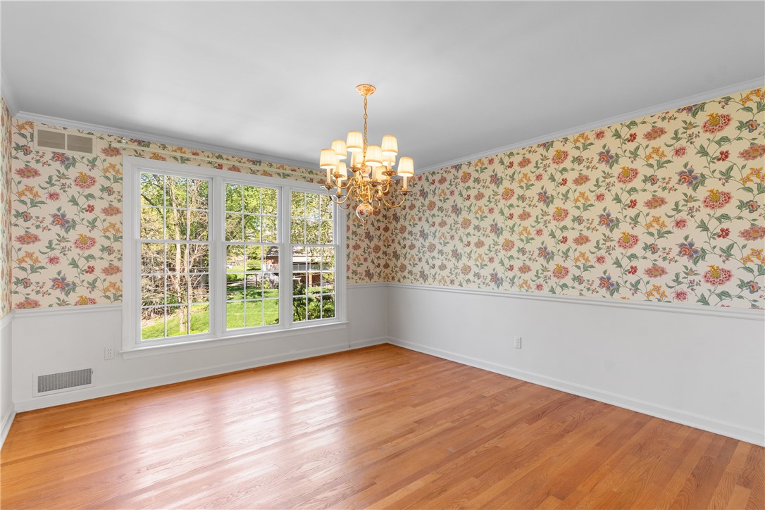 Upper St. Clair, Pennsylvania 15241, United States, 4 Bedrooms Bedrooms, ,3 BathroomsBathrooms,Residential,Active,121976