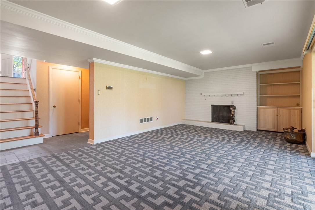 Upper St. Clair, Pennsylvania 15241, United States, 4 Bedrooms Bedrooms, ,3 BathroomsBathrooms,Residential,Active,121976