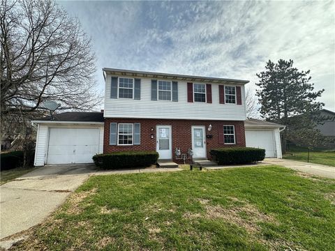 Photo of 132-134 Highland Ave, Washington, PA 15301 (MLS # 1737214)