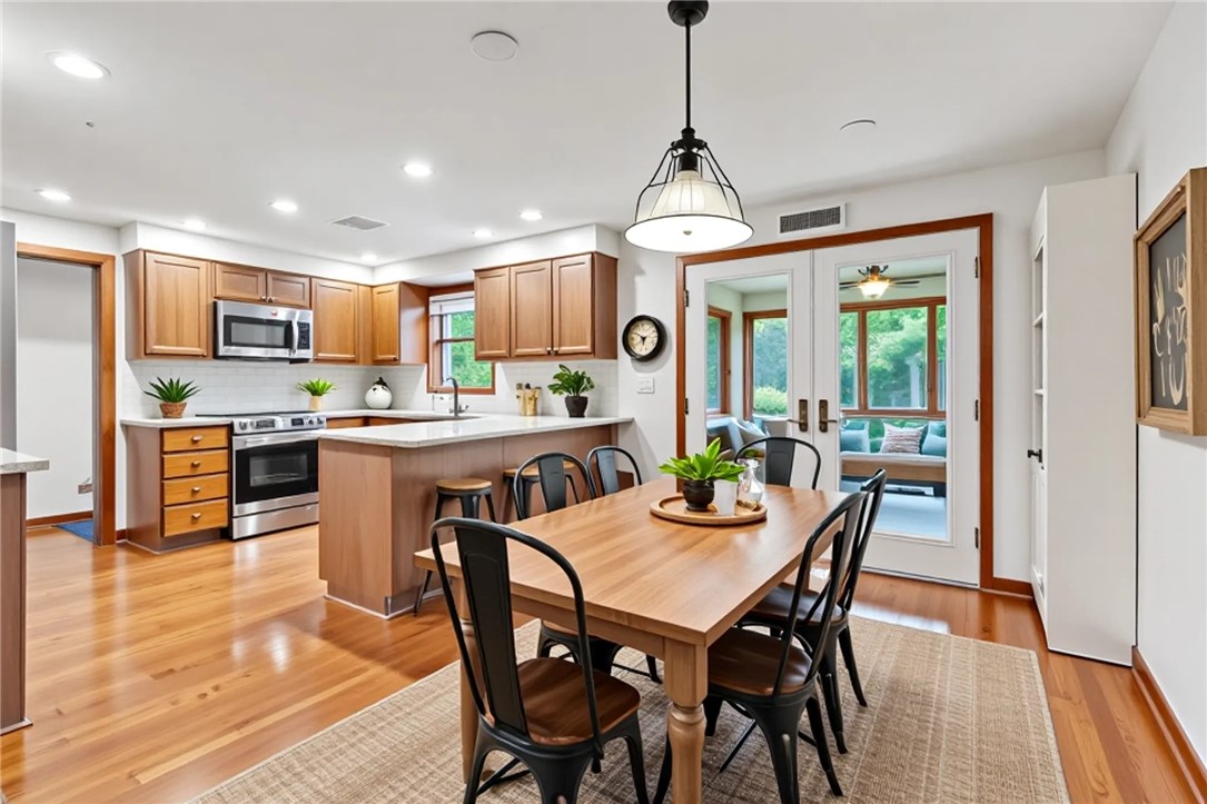 Center Twp, Pennsylvania 16001, United States, 4 Bedrooms Bedrooms, ,3 BathroomsBathrooms,Residential,Active,198013