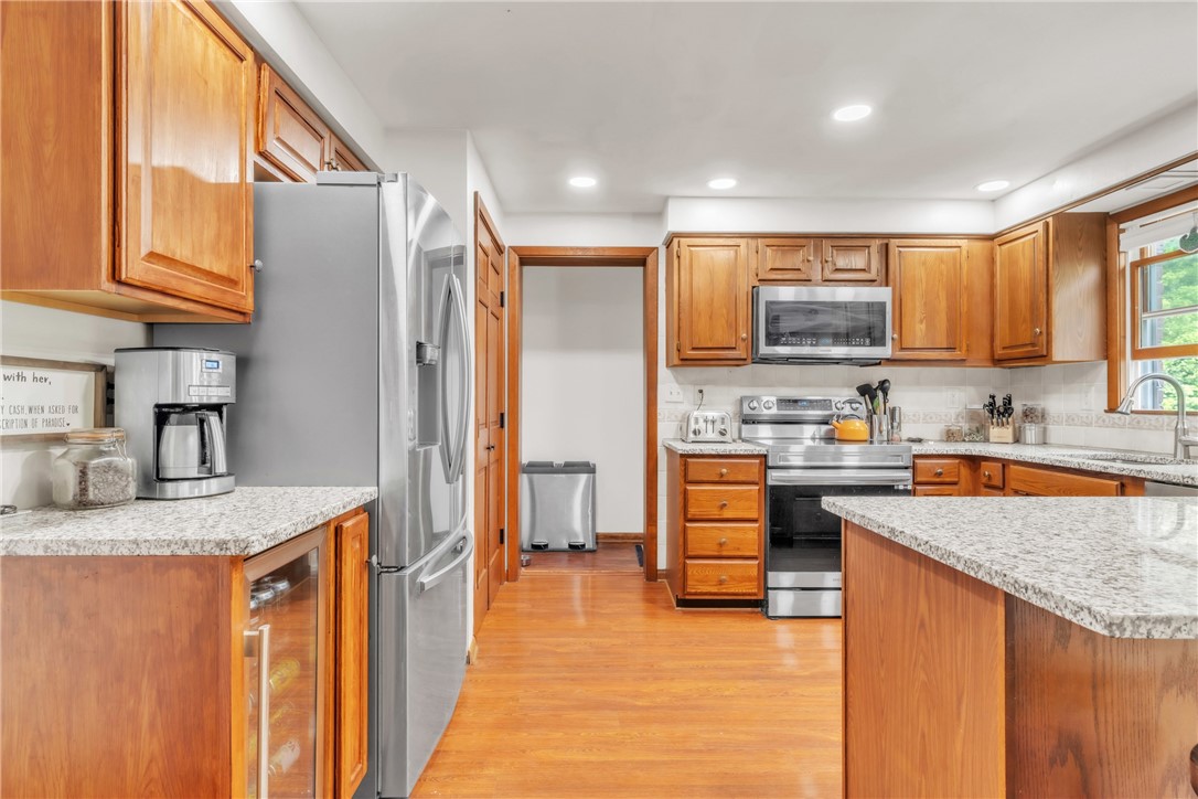 Center Twp, Pennsylvania 16001, United States, 4 Bedrooms Bedrooms, ,3 BathroomsBathrooms,Residential,Active,198013