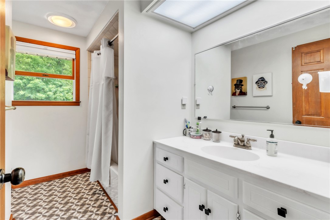 Center Twp, Pennsylvania 16001, United States, 4 Bedrooms Bedrooms, ,3 BathroomsBathrooms,Residential,Active,198013