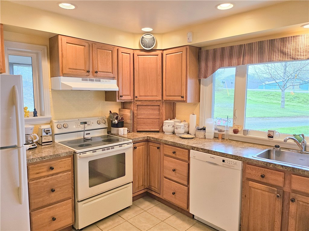 Slippery Rock Twp - But, Pennsylvania 16057, United States, 3 Bedrooms Bedrooms, ,2 BathroomsBathrooms,Residential,Contingent,117474