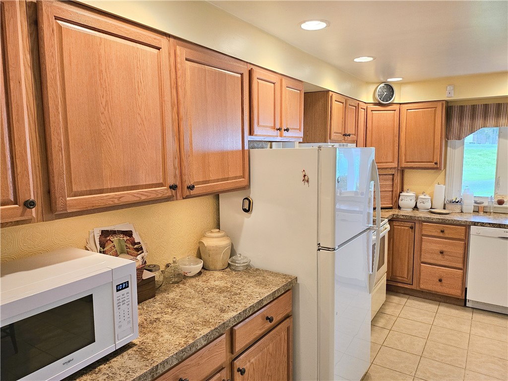 Slippery Rock Twp - But, Pennsylvania 16057, United States, 3 Bedrooms Bedrooms, ,2 BathroomsBathrooms,Residential,Contingent,117474