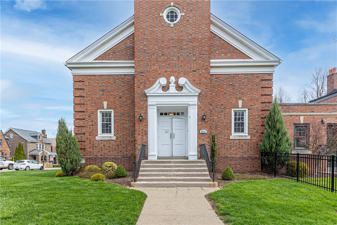 4721 Stanton Ave