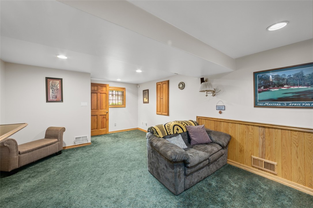 Bullskin Twp, Pennsylvania 15425, United States, 3 Bedrooms Bedrooms, ,2 BathroomsBathrooms,Residential,Pending,155156