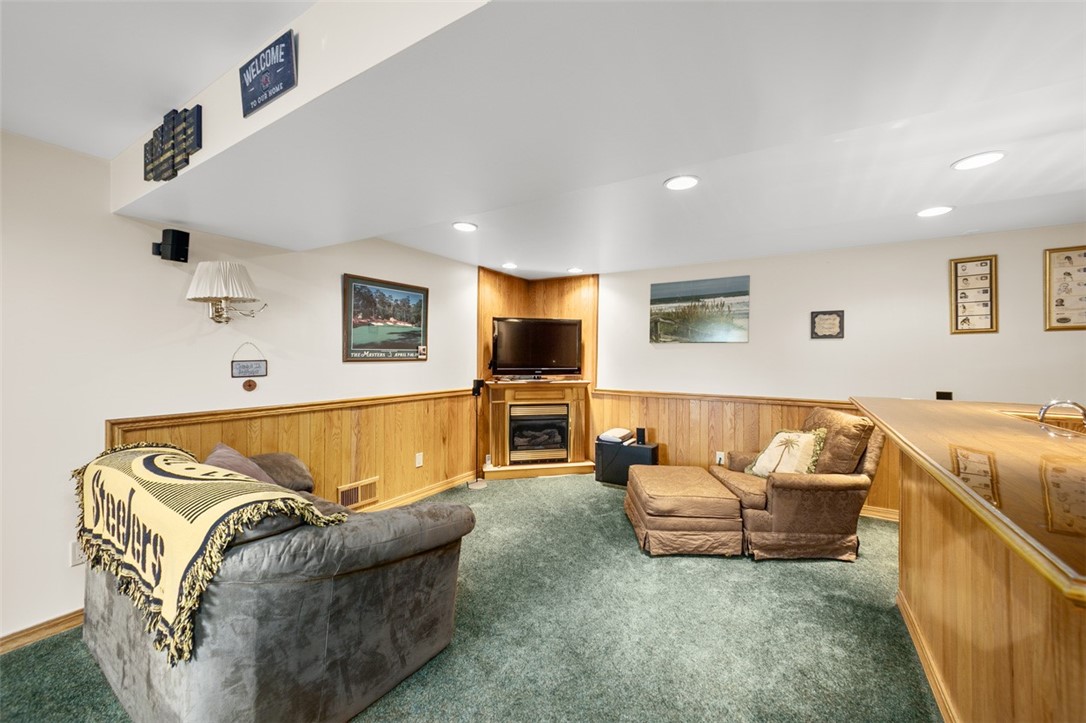 Bullskin Twp, Pennsylvania 15425, United States, 3 Bedrooms Bedrooms, ,2 BathroomsBathrooms,Residential,Pending,155156