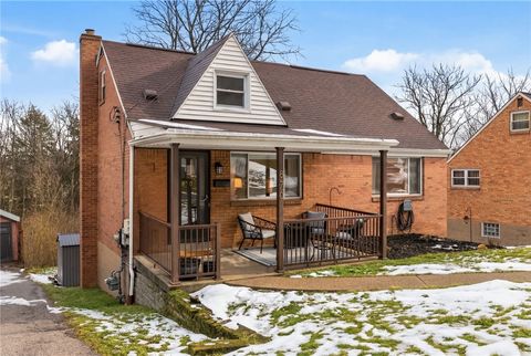 Photo of 870 Middle Rd, Pittsburgh, PA 15234 (MLS # 1737755)