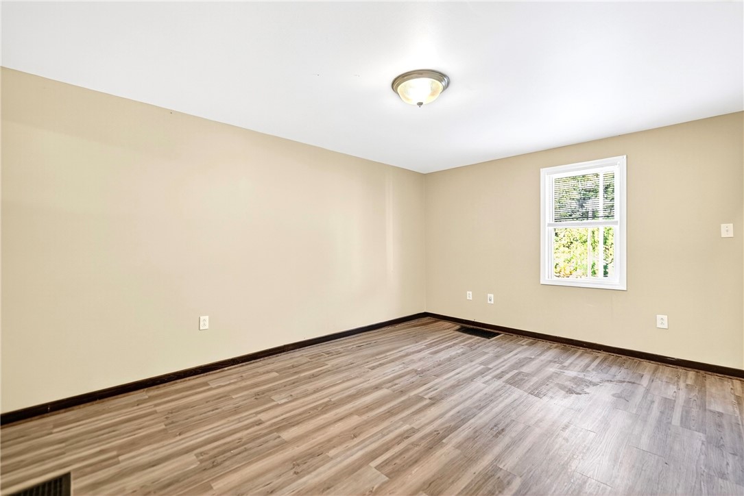 Avella, Pennsylvania 15312, United States, 3 Bedrooms Bedrooms, ,1 BathroomBathrooms,Residential,Active,211487