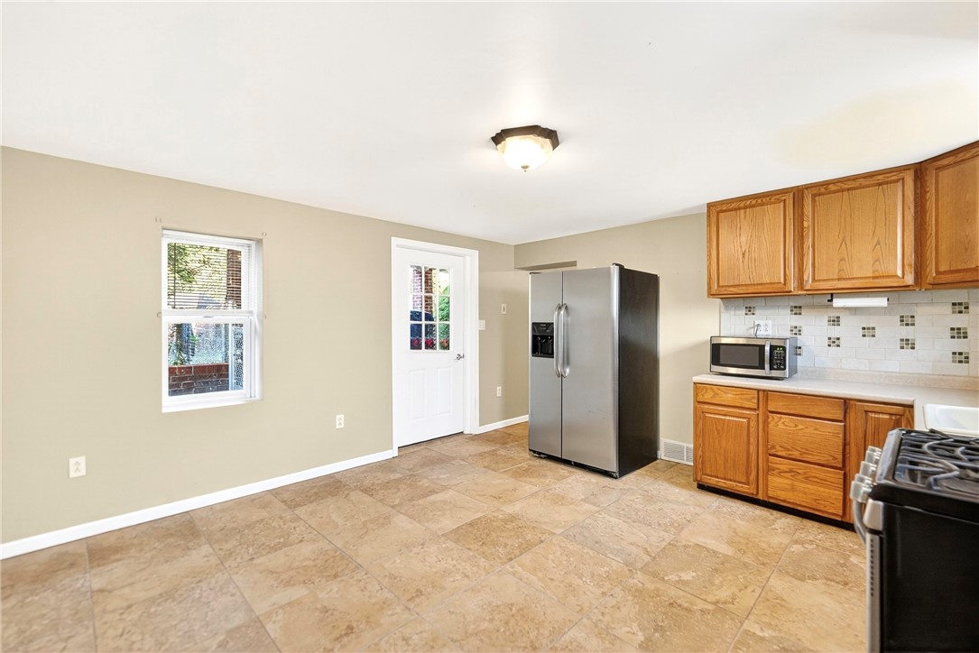 Avella, Pennsylvania 15312, United States, 3 Bedrooms Bedrooms, ,1 BathroomBathrooms,Residential,Active,211487