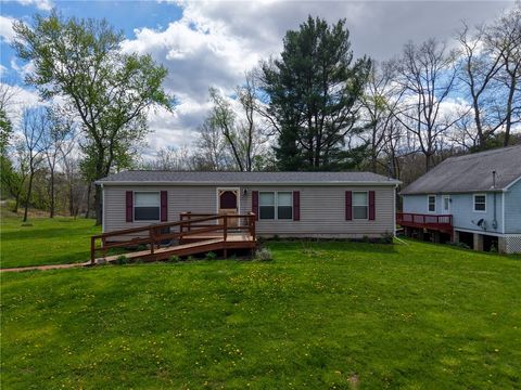 Photo of 230 Cottage Lane #200, Evans City, PA 16033 (MLS # 1749748)