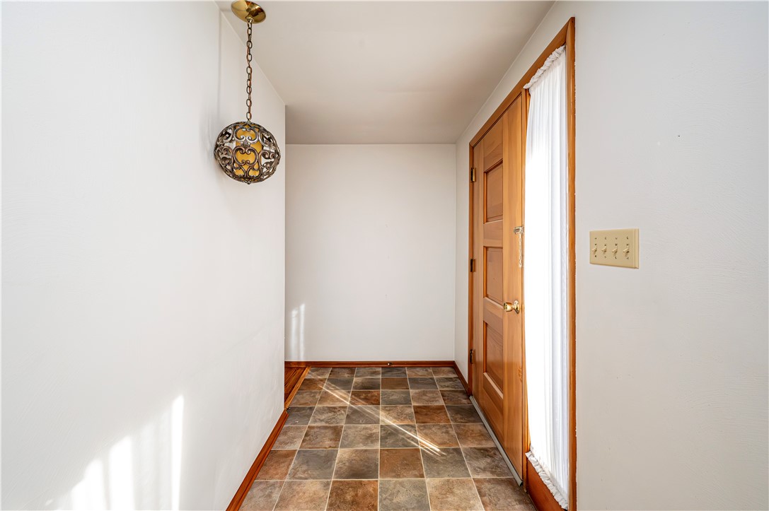 Hempfield Twp - Wml, Pennsylvania 15601, United States, 3 Bedrooms Bedrooms, ,3 BathroomsBathrooms,Residential,Contingent,35921