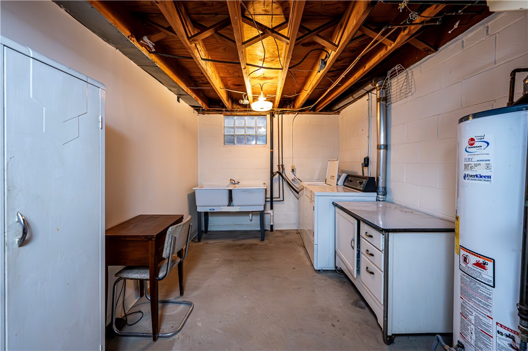 Hempfield Twp - Wml, Pennsylvania 15601, United States, 3 Bedrooms Bedrooms, ,3 BathroomsBathrooms,Residential,Contingent,35921