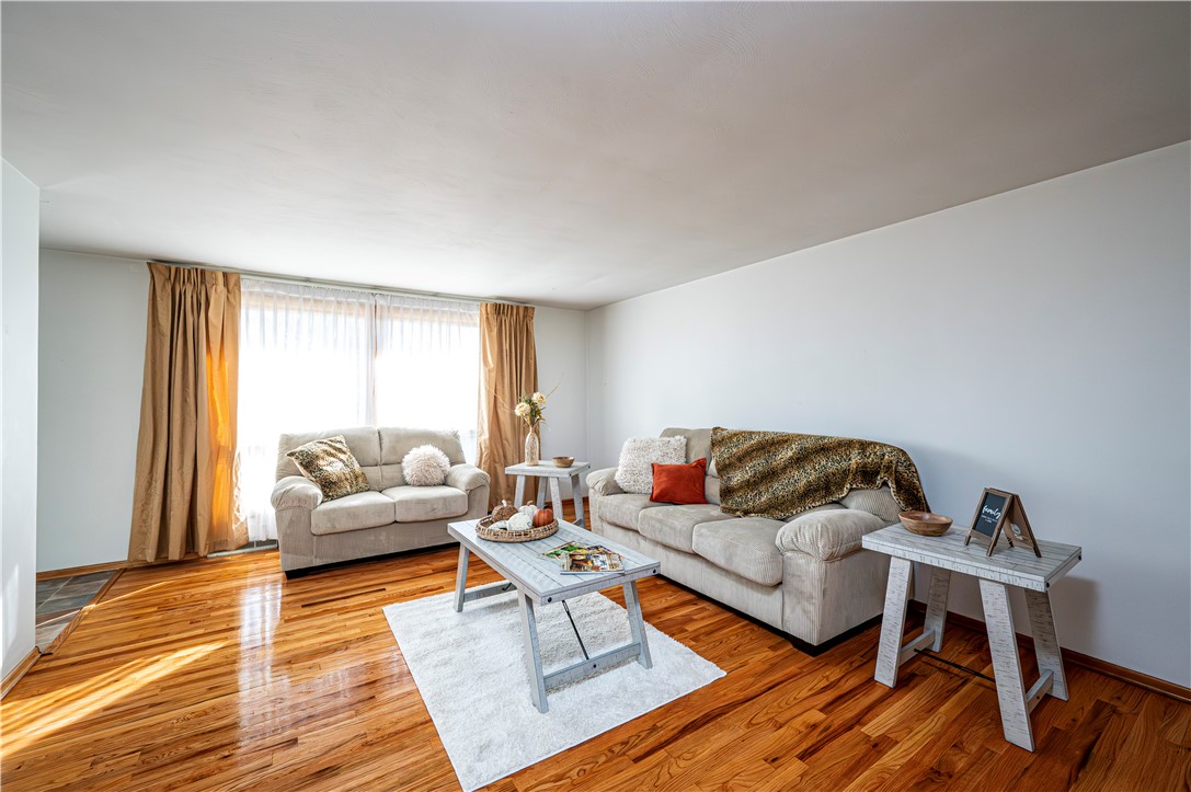 Hempfield Twp - Wml, Pennsylvania 15601, United States, 3 Bedrooms Bedrooms, ,3 BathroomsBathrooms,Residential,Contingent,35921