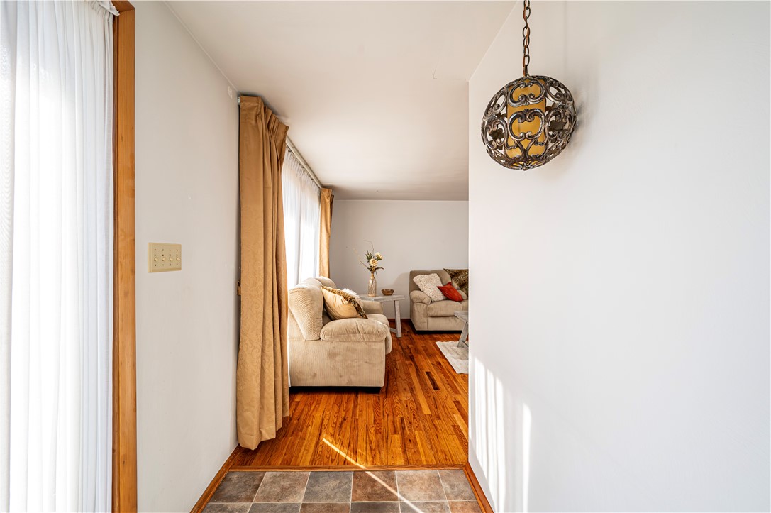 Hempfield Twp - Wml, Pennsylvania 15601, United States, 3 Bedrooms Bedrooms, ,3 BathroomsBathrooms,Residential,Contingent,35921