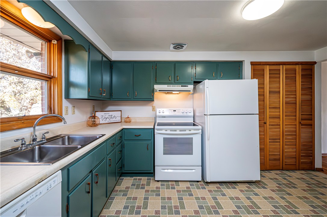 Hempfield Twp - Wml, Pennsylvania 15601, United States, 3 Bedrooms Bedrooms, ,3 BathroomsBathrooms,Residential,Contingent,35921