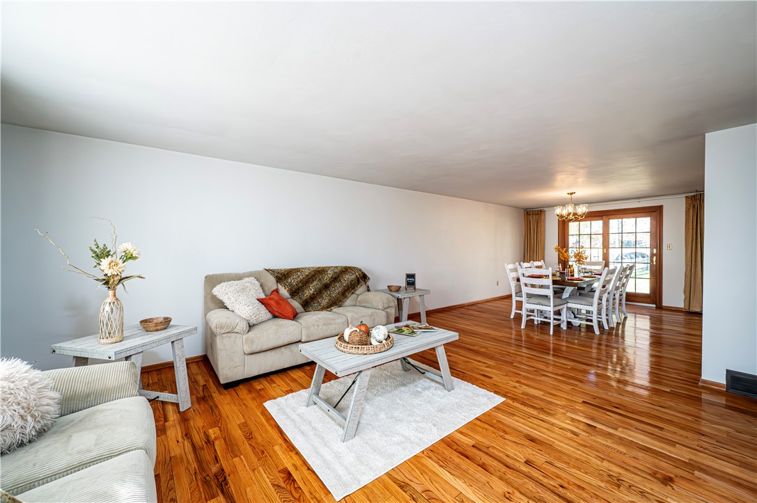 Hempfield Twp - Wml, Pennsylvania 15601, United States, 3 Bedrooms Bedrooms, ,3 BathroomsBathrooms,Residential,Contingent,35921