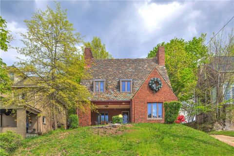221 Seabright St Perry Hilltop PA 15214