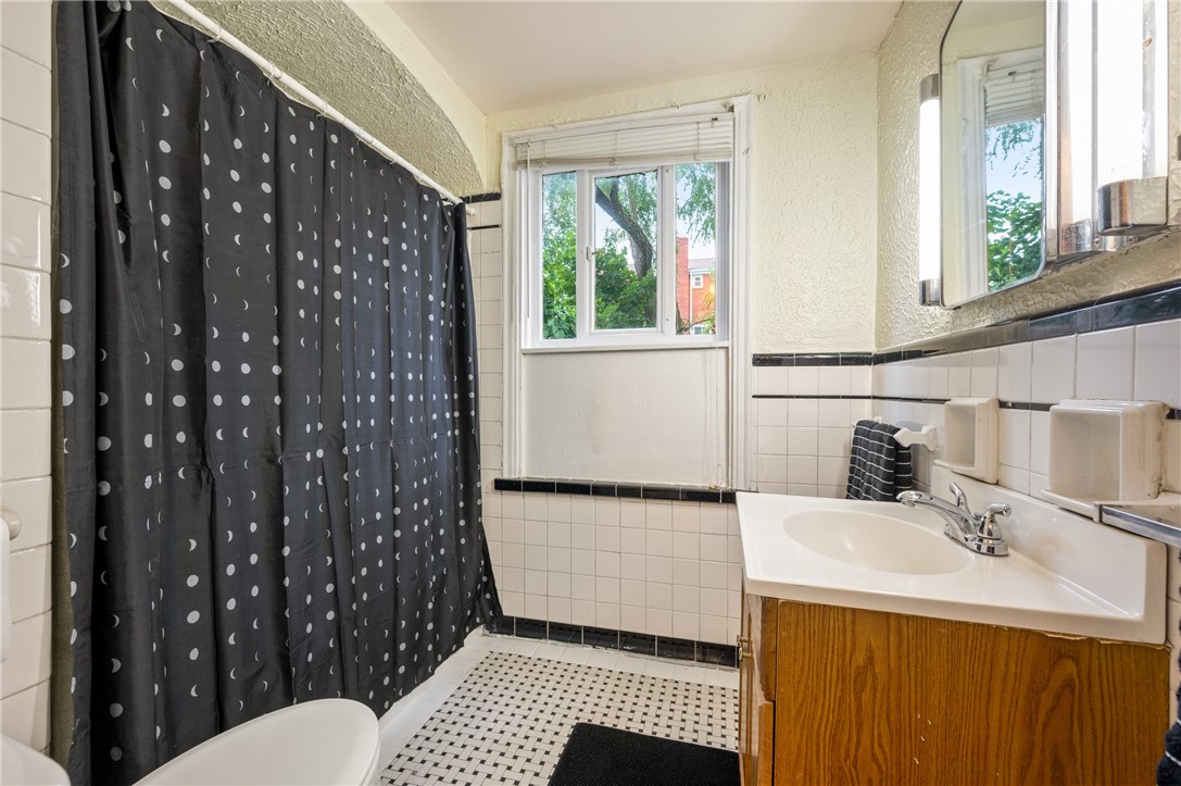 Greenfield, Pennsylvania 15217, United States, 1 Bedroom Bedrooms, ,1 BathroomBathrooms,Residential,Active,151465