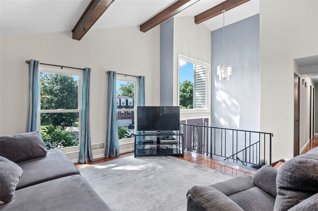 Murrysville, Pennsylvania 15626, United States, 3 Bedrooms Bedrooms, ,3 BathroomsBathrooms,Residential,Contingent,180987