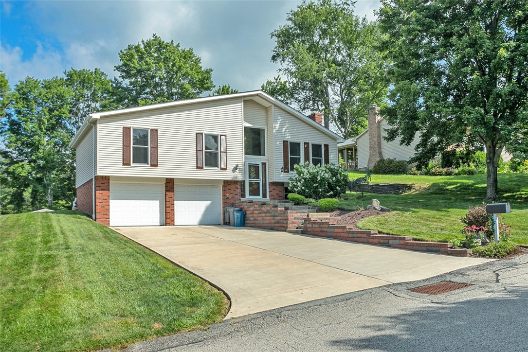 Murrysville, Pennsylvania 15626, United States, 3 Bedrooms Bedrooms, ,3 BathroomsBathrooms,Residential,Contingent,180987