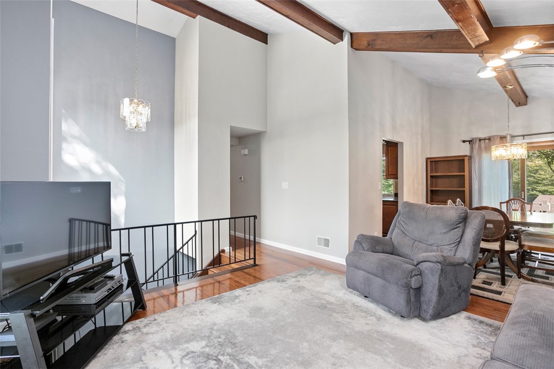 Murrysville, Pennsylvania 15626, United States, 3 Bedrooms Bedrooms, ,3 BathroomsBathrooms,Residential,Contingent,180987