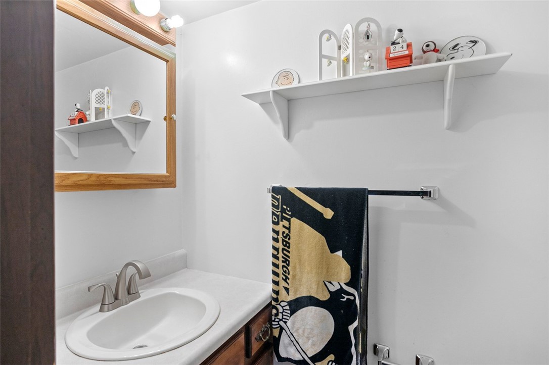 Murrysville, Pennsylvania 15626, United States, 3 Bedrooms Bedrooms, ,3 BathroomsBathrooms,Residential,Contingent,180987