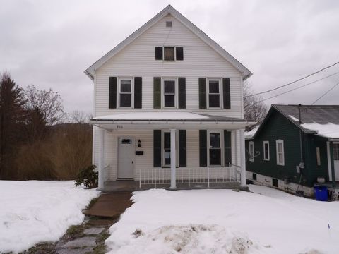 Photo of 806 E 4th St, Oil City, PA 16301 (MLS # 1743105)