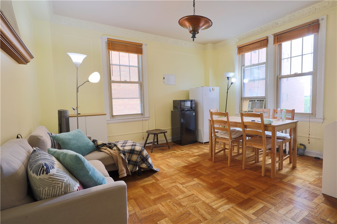 Oakland, Pennsylvania 15213, United States, 2 Bedrooms Bedrooms, ,1 BathroomBathrooms,Residential,Active,181455