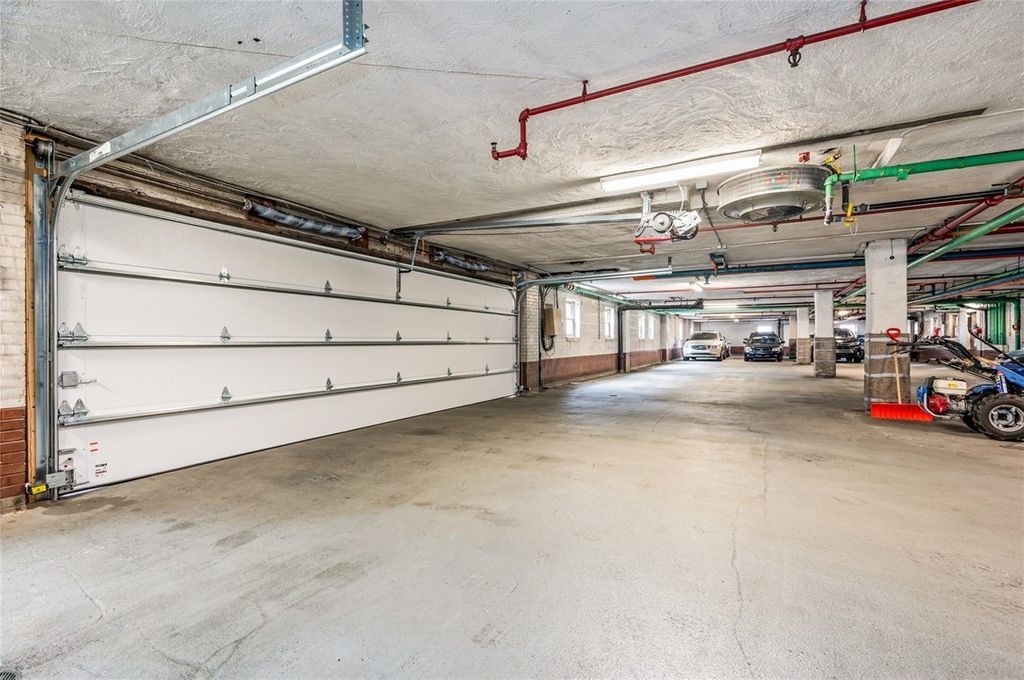 Oakland, Pennsylvania 15213, United States, 2 Bedrooms Bedrooms, ,1 BathroomBathrooms,Residential,Active,181455