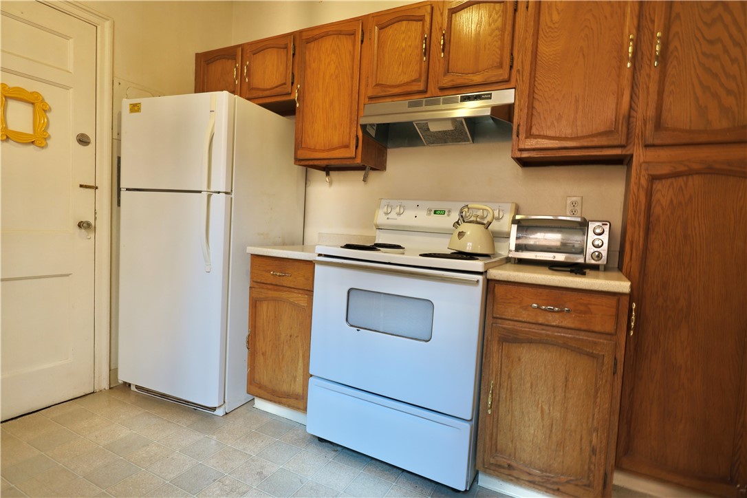 Oakland, Pennsylvania 15213, United States, 2 Bedrooms Bedrooms, ,1 BathroomBathrooms,Residential,Active,181455