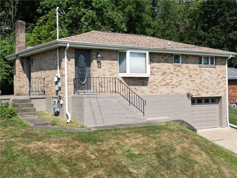 Photo of 86 Thorncrest Dr, Mckees Rocks, PA 15136 (MLS # 1736049)