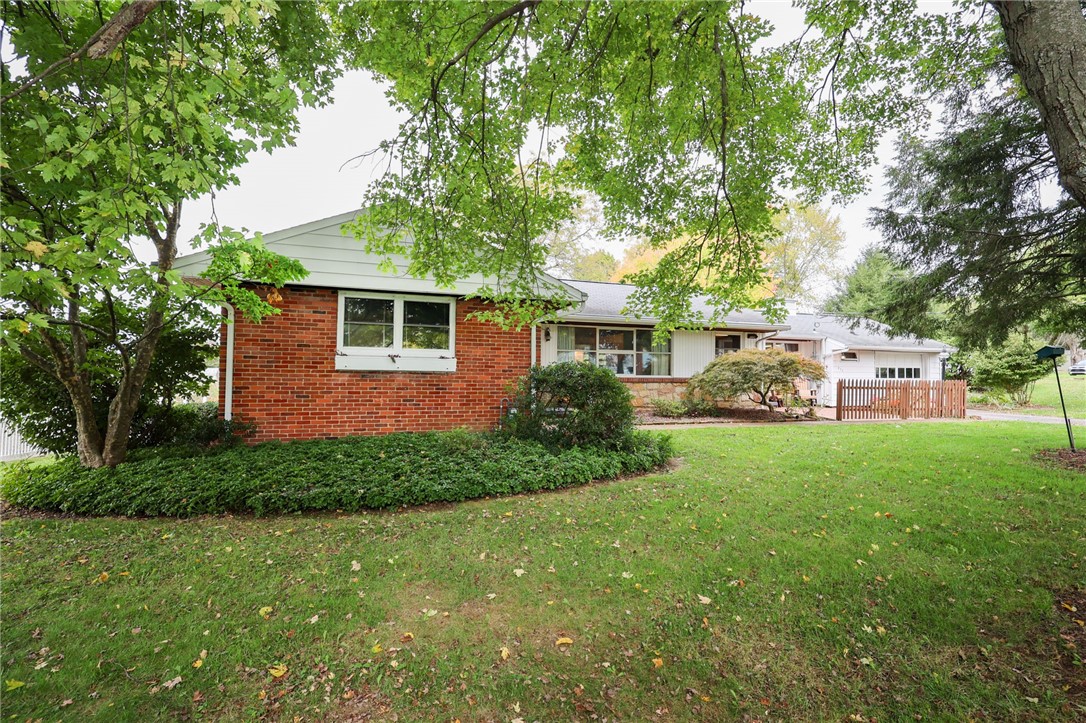 Grove City Boro, Pennsylvania 16127, United States, 2 Bedrooms Bedrooms, ,3 BathroomsBathrooms,Residential,Active,228131